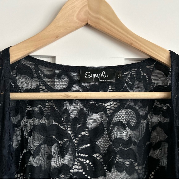 Lace Kimono - Picture 2 of 3